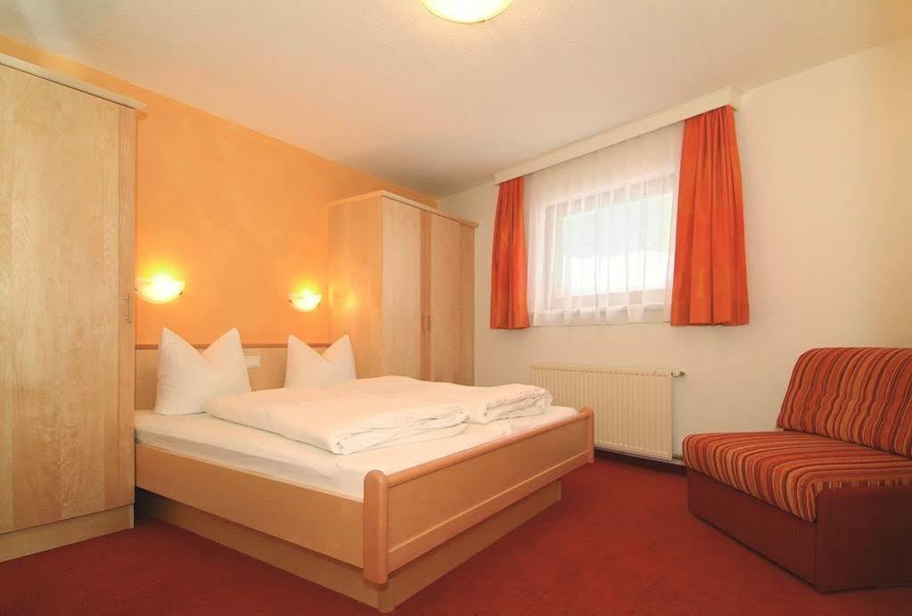Apart Altamira Ишгъл Екстериор снимка